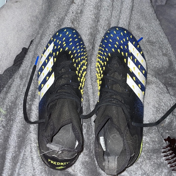 Adidas Predator Soccer Kleats - Picture 1 of 2